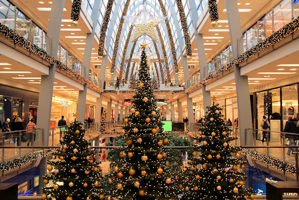 Adventsschmuck im Karlsruher Einkaufszentrum edc