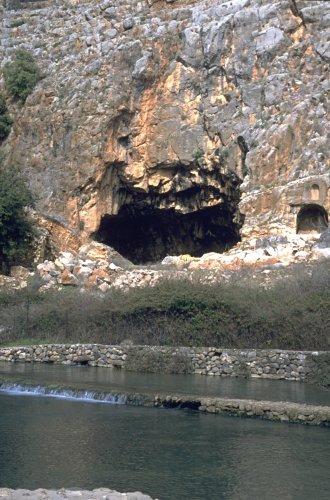 Caesarea Philippi: Der Jordanursprung.