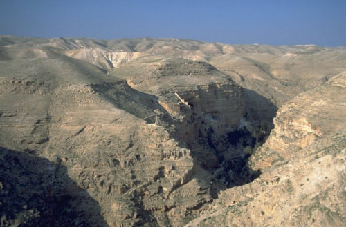 Wadi al Kelt mit dem Georgskloster.