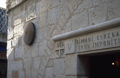 Jerusalem - 5. Station des Kreuzweges: Simon von Cyrene hilft Jesus das Kreuz tragen