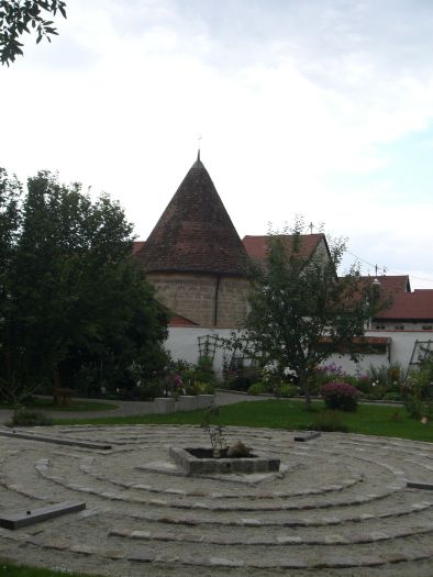 Kirche mit Labyrinth