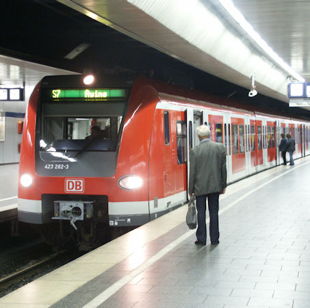 Einfahrende S-Bahn
