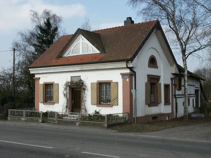 Das Zollhaus an der B3